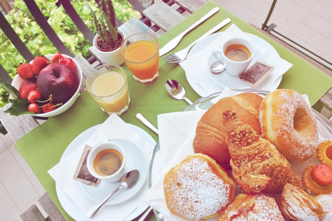 Hotel Aria Di Mare - Bed & Brunch In Centro A ريتشوني المظهر الخارجي الصورة
