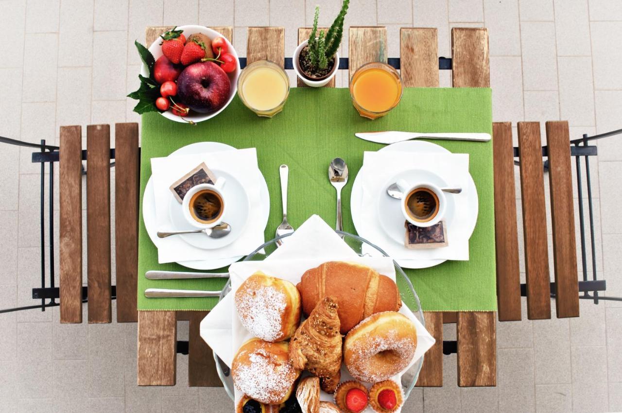 Hotel Aria Di Mare - Bed & Brunch In Centro A ريتشوني المظهر الخارجي الصورة