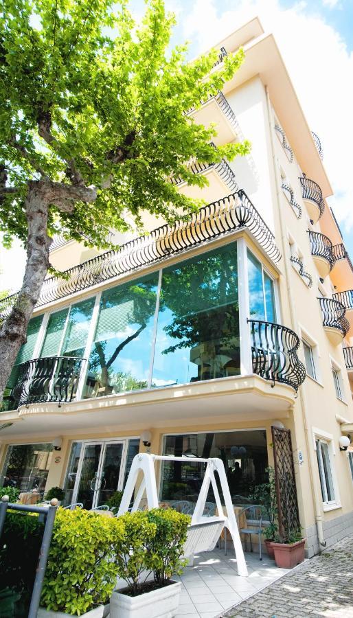 Hotel Aria Di Mare - Bed & Brunch In Centro A ريتشوني المظهر الخارجي الصورة