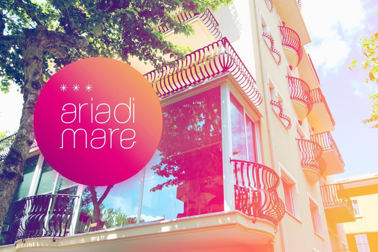 Hotel Aria Di Mare - Bed & Brunch In Centro A ريتشوني المظهر الخارجي الصورة